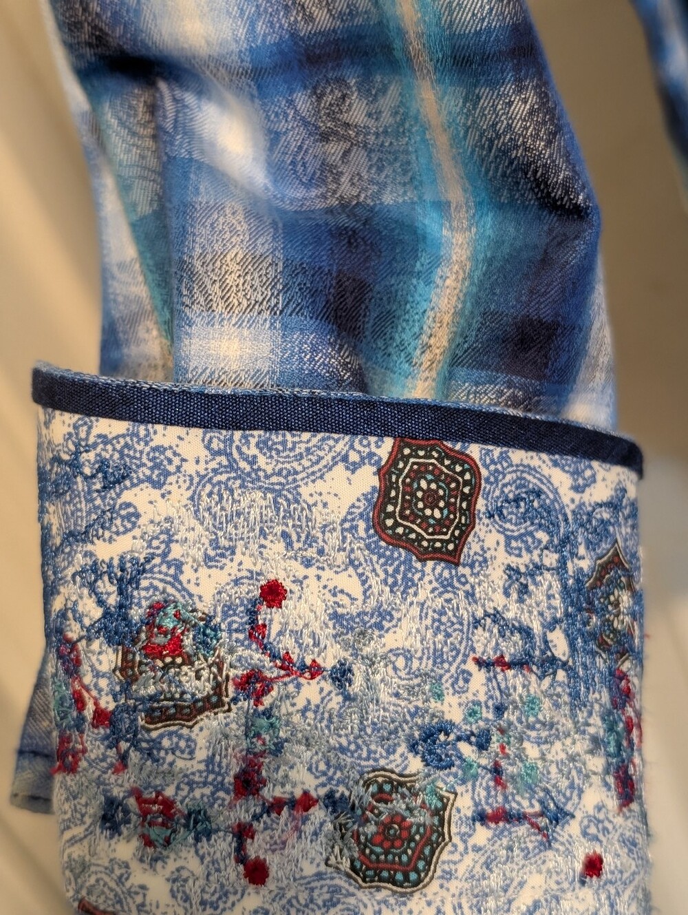 ROBERT GRAHAM Men's Blue Plaid Long-Sleeve Button-Up Shirt - Picture 4 of 4